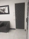 در لمسه روکش‌ چرم‌ آگوستیک درب عایق صدا