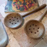 کفگیر پلویی چوبی دست ساز بارلی مدل آبادیس 27 سانتی چوب گردو کد bar0009 (1عدد)