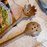 چنگال پاستا و ماکارونی چوبی دستساز بارلی مدل ژیکان 27 سانتی چوب گردو کد bar0286