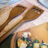 کفگیر برگردان تفت زن چوبی دستساز بارلی مدل کارن 25 سانتی چوب گردو کد bar0091