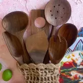 ست کفگیر ملاقه چوبی دستساز بارلی ویژه جهیزیه عروس کاوردار 7 تکه چوب گردو 25 سانتی کد bar0029