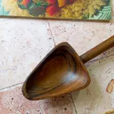 قاشق چوبی دستساز بارلی مناسب جهیزیه عروس چوب گردو 25 سانتی کد bar0046