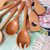 قاشق سالادخوری چوبی دستساز بارلی (1عددی) مدل مثلثی کد bar0236 چوب افرا 28 سانتی