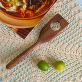 کفگیر چوبی دستساز بارلی مناسب جهیزیه عروس چوب گردو 26 سانتی کد bar0090