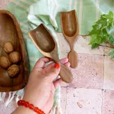 قاشق آجیل جدید چوب گردو (1عدد) 17 سانتی مدل زریا مناسب آجیل خوری متوسط و بزرگ کد bar0055