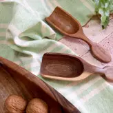 قاشق آجیل جدید چوب گردو (1عدد) 17 سانتی مدل زریا مناسب آجیل خوری متوسط و بزرگ کد bar0055