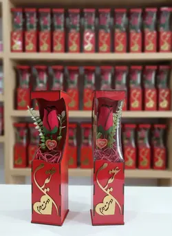 باکس تک گل رز همراه با ساک دستی کارتن های