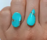 ست فیروزه نیشابوری، رنگ آبی، ذات عالی و پاک، جلای سرامیکی، مناسب برای ست کردن، اصیل ، طبیعی و زنده