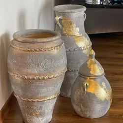 کوزه کنار سالنی پتینه