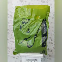 خاک برگ مناسب برای گیاهان با خاک سبک مانند پتوس دیفن و زاموفیلیا