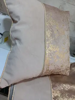 کوسن طلاکوب کرم