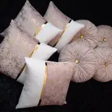 کوسن 40در 40 طلاکوب صورتی