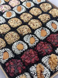 باکس خرما دور آجیل