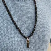 گردنبند سنگ اونیکس مشکی با پلاک منشوری سنگ چشم ببر