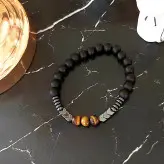 دستبند مردانه سنگ چشم ببر اونیکس مشکی حدید دودی رنگ ثابت اکسسوری دست ساز مردانه