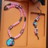 ست گردنبند و دستبند دخترانه آنا و السا صورتی اکسسوری دستساز دخترانه