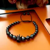 دستبند تمام حدید با تاج سوارسکی دودی اکسسوری دست ساز رنگ ثابت مردانه