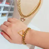 ست گردنبند و دستبند کارتیر و زنجیر دیپلمات و پلاک مثلثی زیورآلات دستساز رنگ ثابت