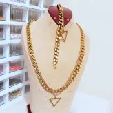 ست گردنبند و دستبند کارتیر و زنجیر دیپلمات و پلاک مثلثی زیورآلات دستساز رنگ ثابت