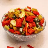 آجیل گیاهی مالزی تند 300 گرمی شیشه ای موفاما