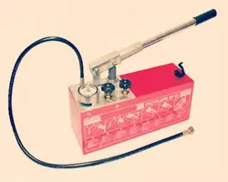 تست پمپ ۶۰ بار سطل فلزی طرح روتن برگر