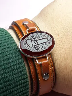 دستبند فاطمه علی (ع) عقیق سرخ تراش جواهر بند چرمی