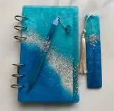 پک هدیه دفترچه خودکار و بوک مارک رزینی (ویژه روز دختر)