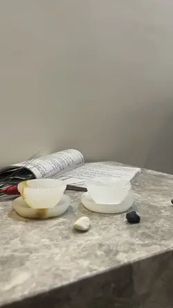 کاسه و نعلبکی سنگی مرمر سفید (کاسه سنگی/ کاسه کوچک/ کاسه انار/ کاسه زعفران/ کاسه شب یلدا / ست یلدایی / ست شب یلدا ) کد محصول ONO81902.(هدیه تولد _هدیه روز مادر_ هدیه روز زن-جهیزیه عروس _هدیه منزل نو_هدیه شیک)