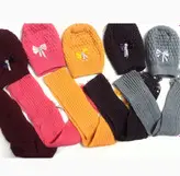 کلاه و شالگردن دخترانه مناسب ۱‌تا ۲ سال حدودا