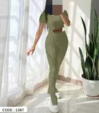 ست کراپ شلوار زنانه رگه دوزی یقه بسته