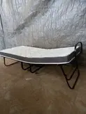 تخت خواب تاشو هتلی کمجا (اکسترابد) تک نفره تاج دار و جک دار (ارتفاع ۴۷ سانتی متری)