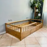 تخت خواب نوزاد مونته سوری چوبی روستیک دکور مدل نرده ای