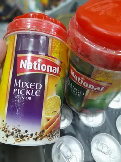 ترشی انبه در روغن (پاکستانی)برند نشنال سرشار از ادویه جات معطر