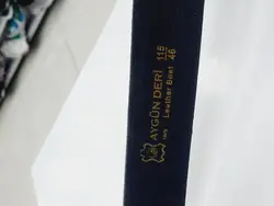 کمربند مردانه تمام چرم زبانه دار برند فندی