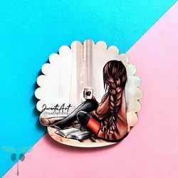 آیینه دختر مو بافته