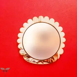 آیینه دختر مو بافته