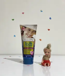 کرم ضد آفتاب spf60 وکالی اصلی حجم ۱۳۰میل - فروشگاه ادیب مارکت