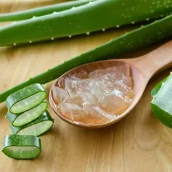 ژل مراقبت از پوست سودا مدل لیفتینگ آلوئه ورا