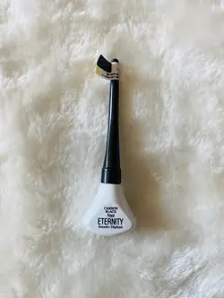 خط چشم کوزه ایی سفید رویال اترنیتی Sensitive Dip liner