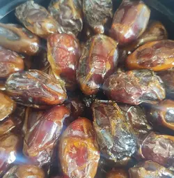 خرما درجه یک با تخفیف ویژه (یک کیلویی)