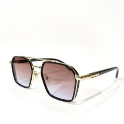 عینک زنانه شنل چهار گوش فلت لایت مشکی پیانویی طلایی رنگ ثابت