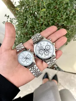 ست زنونه مردونه سی تیزن مدل وی ای پی قفل کلیپسی بنداستیل طرح سه موتور موتور کوارتز دارای روز شمار طرح بنداجری