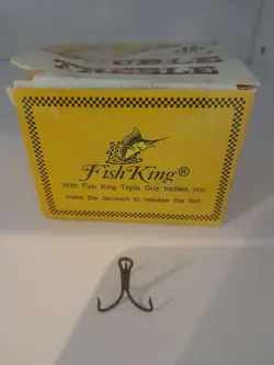 قلاب سه شاخ برنزی سایز ۴