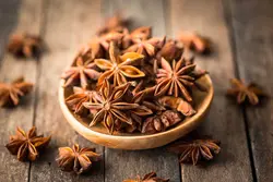 عرق آنیسون (حجم بطری 1 لیتر می باشد)