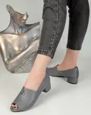 کفش زنانه کفش مجلسی پاشنه ۳ سانت جلو چاکدار سایز ۳۶تا ۴۱ رنگبندی مشکی،سفید،کرم،طوسی،خردلی