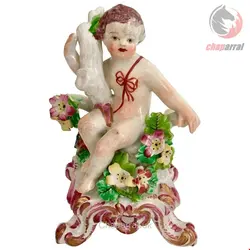 مجسمه نقاشی با دست دکوری چینی آنتیک قدیمی بو انگلستان Bow Porzellanfigur eines Jungen oder Putto auf C Roll Sockel georgianisch um 1760