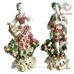مجسمه نقاشی با دست دکوری چینی آنتیک قدیمی بو انگلستان Paar Porzellanfiguren der Liberty  Matrimony mit Schleife Rokoko 1760 1764