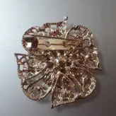 گل سینه زنانه مدل گل