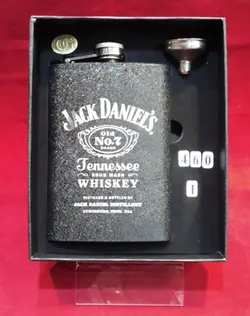 هیپ فلاکس ، قمقمه جیبی (گلاب خوری 😉) آسفالتی