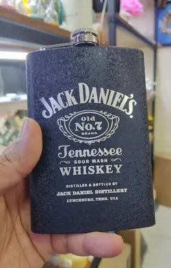 هیپ فلاکس ، قمقمه جیبی (گلاب خوری 😉) آسفالتی